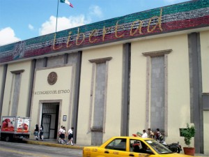 Así lucía la fachada de la Camara de Diputados local hasta hace unos meses.