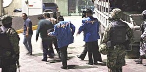 Ramón Ayala y otros músicos fueron detenidos por elementos de la Marina en una narco fiesta.