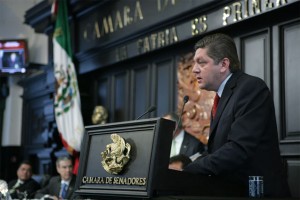 El Senador Gerardo Montenegro acorta distancia con Roberto Sandoval en la carrera rumbo a la Gobernatura.