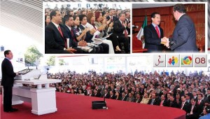 El Año pasado el Gobernador Ney González presentó una replica de su informe en la Ciudad de México.